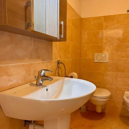 Tra Monti E Hébergement de vacances *