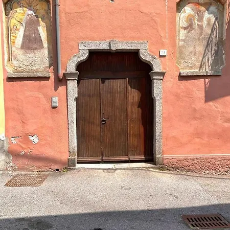 Tra Monti E Вербания