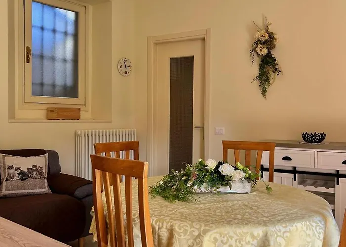 Nyaraló Tra Monti E *